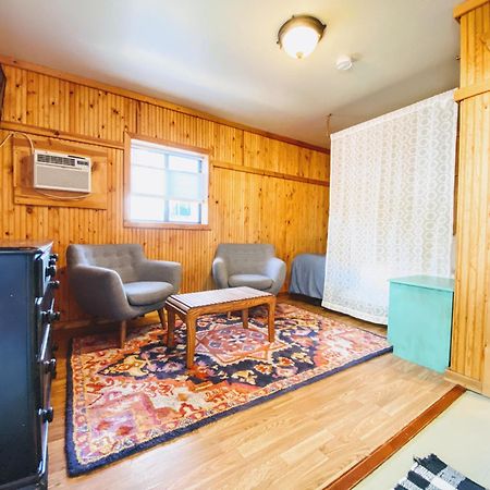 Woods Bay Flathead Lake Resort מראה חיצוני תמונה