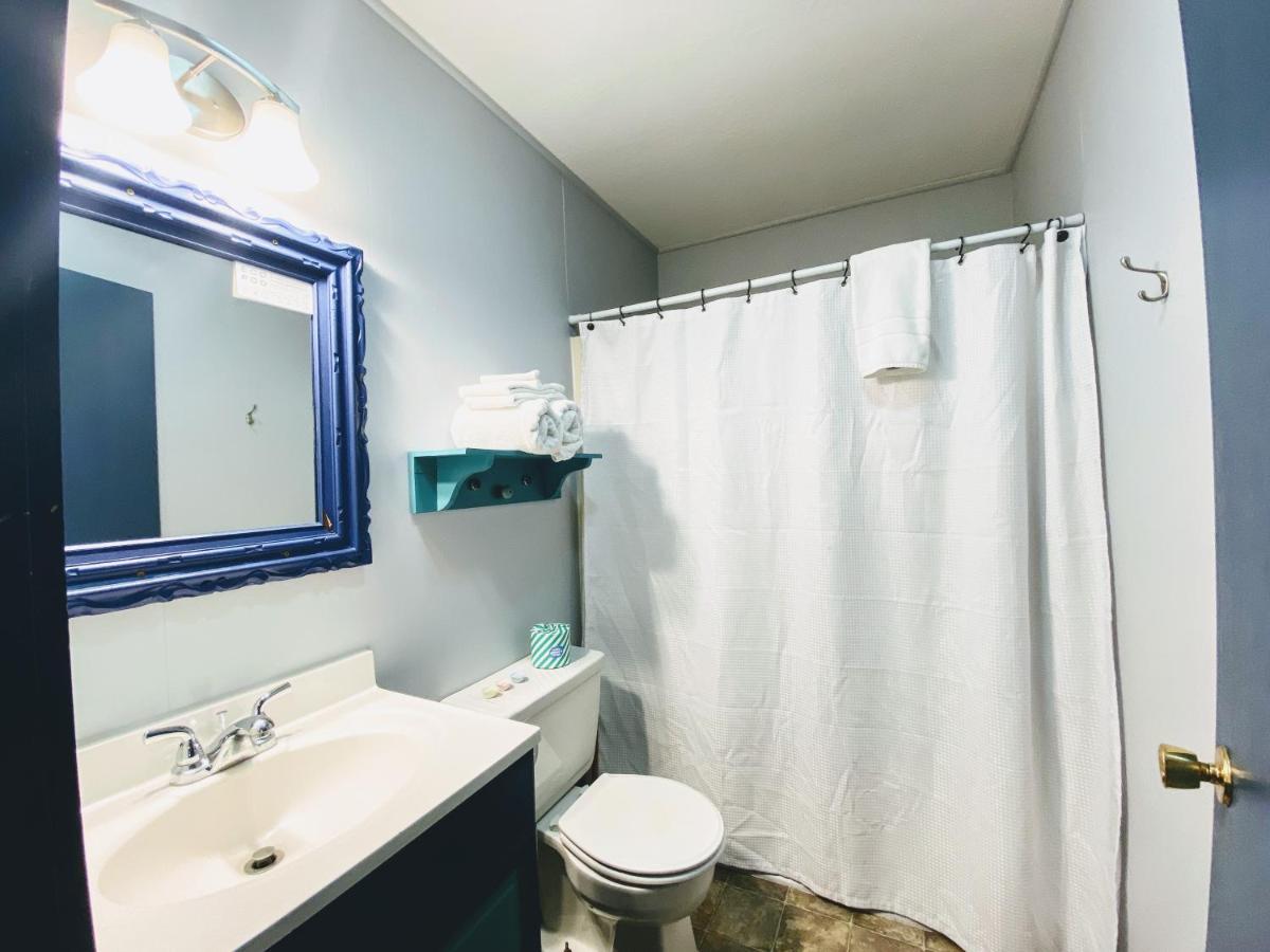 Woods Bay Flathead Lake Resort מראה חיצוני תמונה