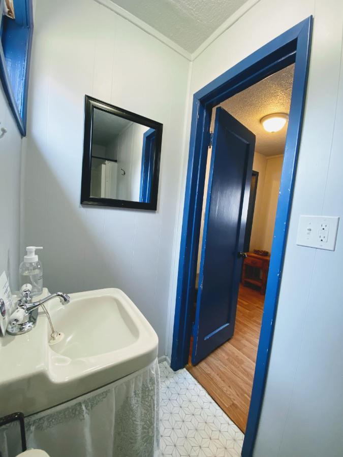 Woods Bay Flathead Lake Resort מראה חיצוני תמונה