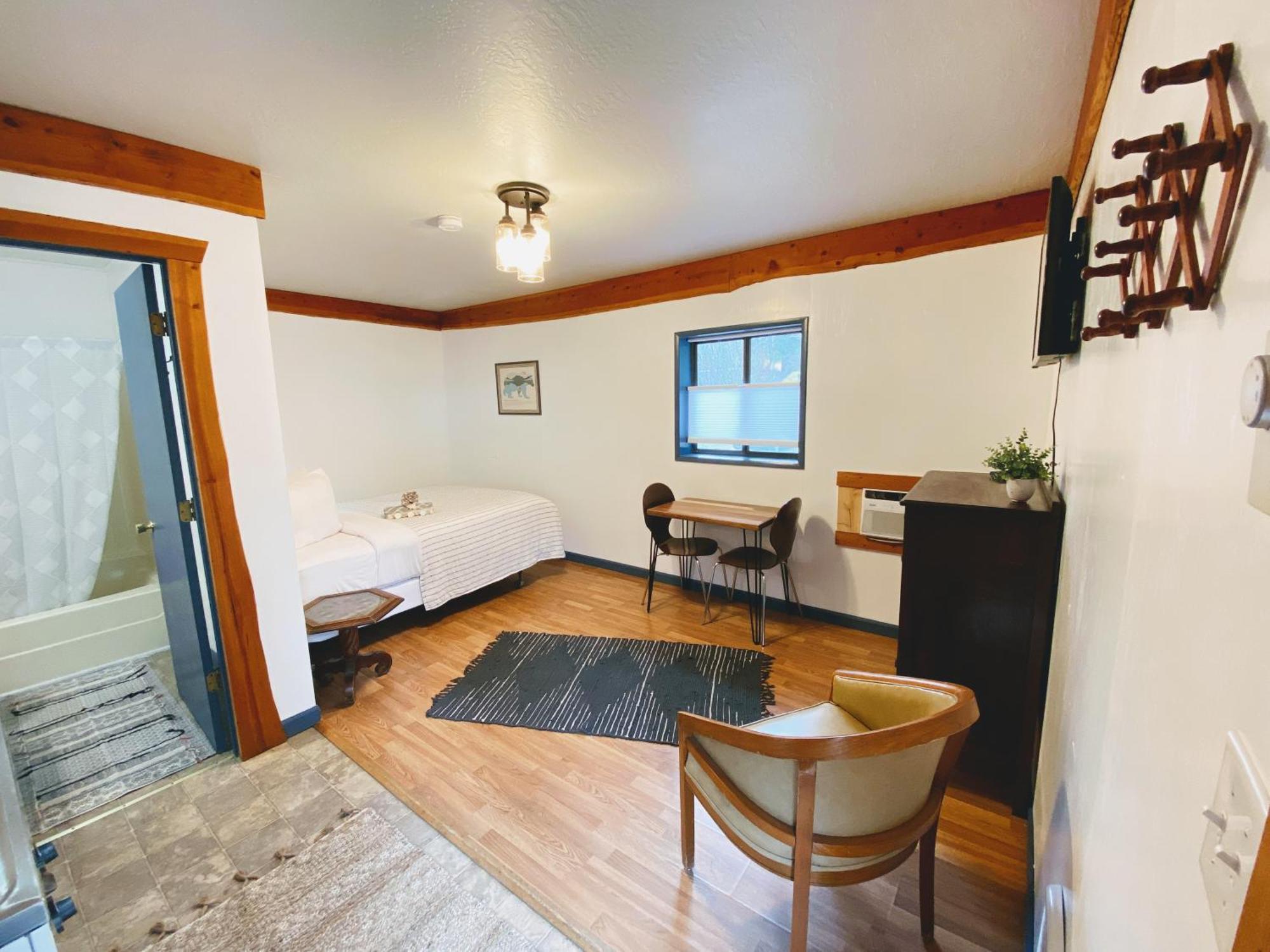 Woods Bay Flathead Lake Resort מראה חיצוני תמונה