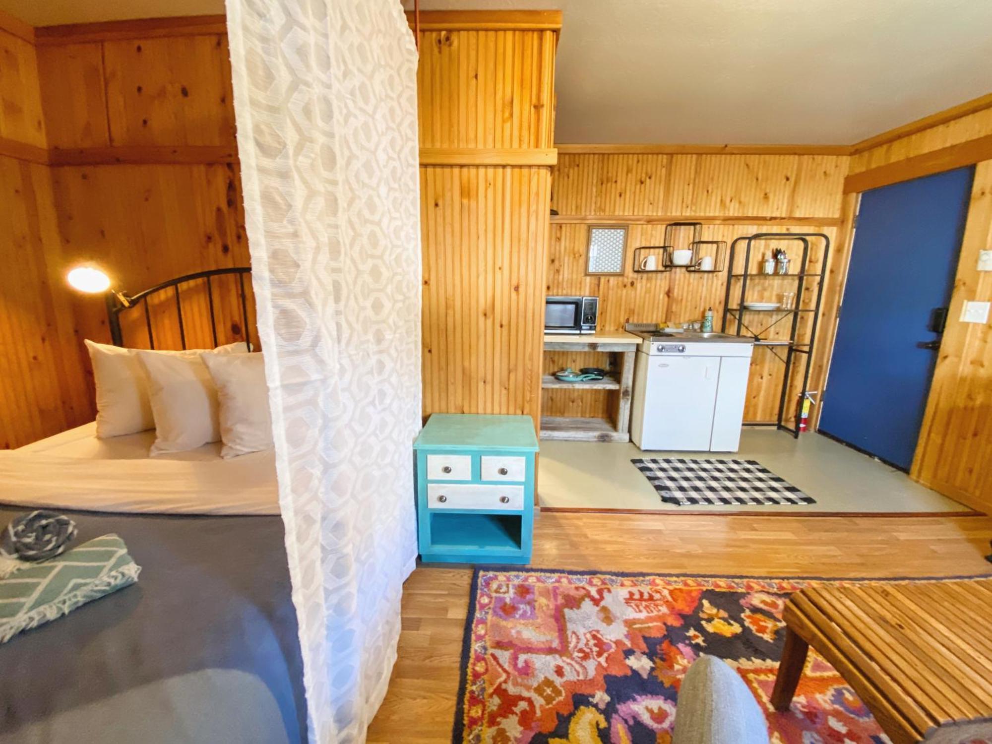 Woods Bay Flathead Lake Resort מראה חיצוני תמונה