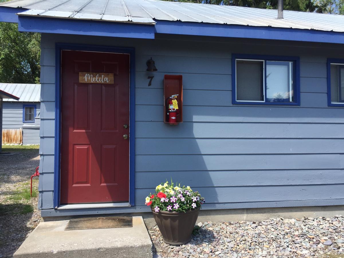 Woods Bay Flathead Lake Resort מראה חיצוני תמונה