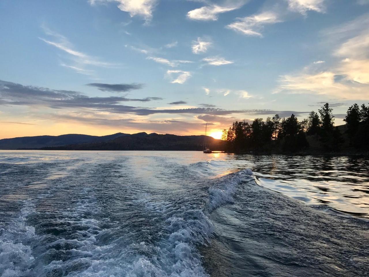 Woods Bay Flathead Lake Resort מראה חיצוני תמונה